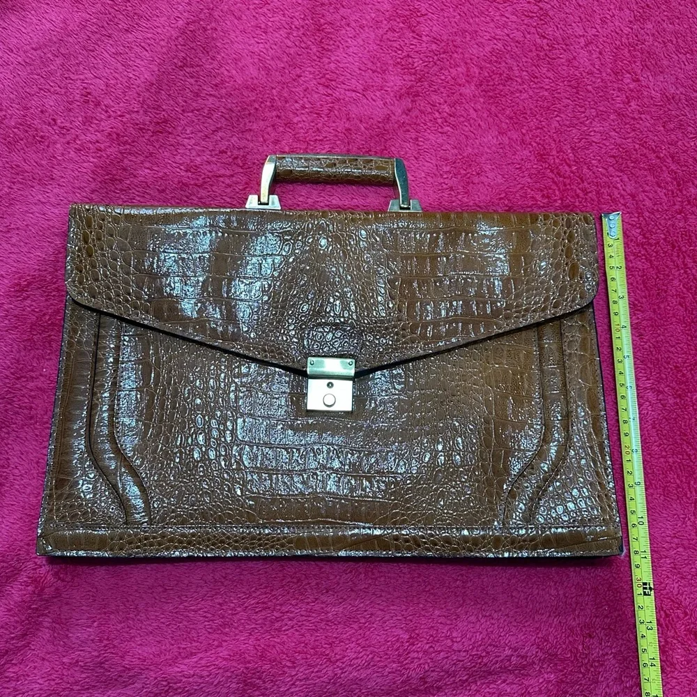 Luxurious Tan Crocodile-Embossed Men's Briefcase